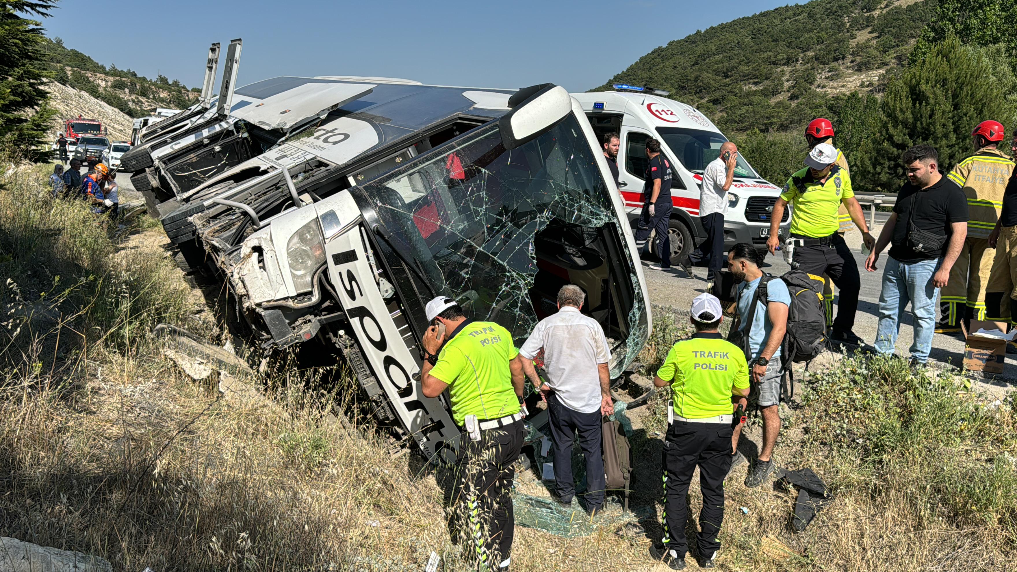 Otobüs Şarampole Devrildi Can Pazarı Yaşandı