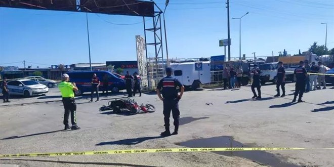 Husumetlisini Tabancayla Öldürdü: Husumetlisinin yakınları da şahsı bıçakla öldürdü