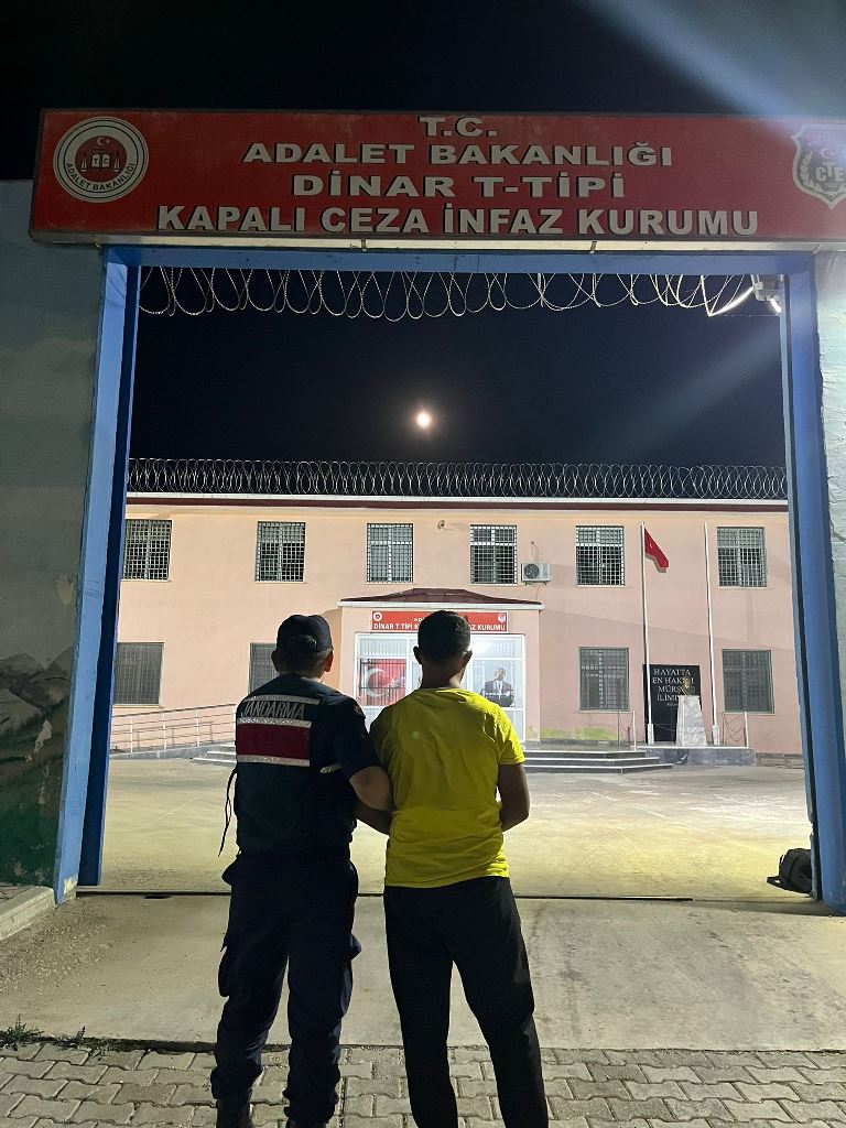 AFYONKARAHİSAR'DA FİRARİ 2 HÜKÜMLÜ YAKALANDI