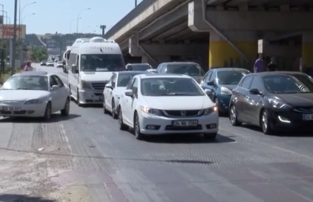 AFYON'DA TATİLCİLERİN DÖNÜŞ YOĞUNLUĞU BAŞLADI
