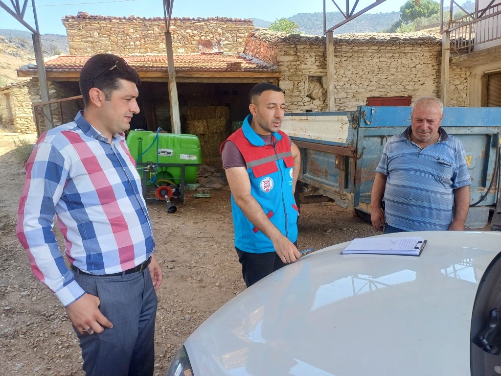 4 EV, 1 AĞIL, 2 MOTOSİKLET, 1 TRAKTÖR, 1 İŞ MAKİNESİ KÜL OLDU