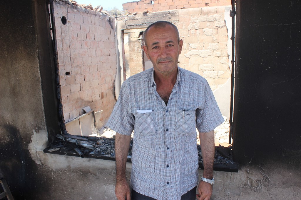4 EV, 1 AĞIL, 2 MOTOSİKLET, 1 TRAKTÖR, 1 İŞ MAKİNESİ KÜL OLDU