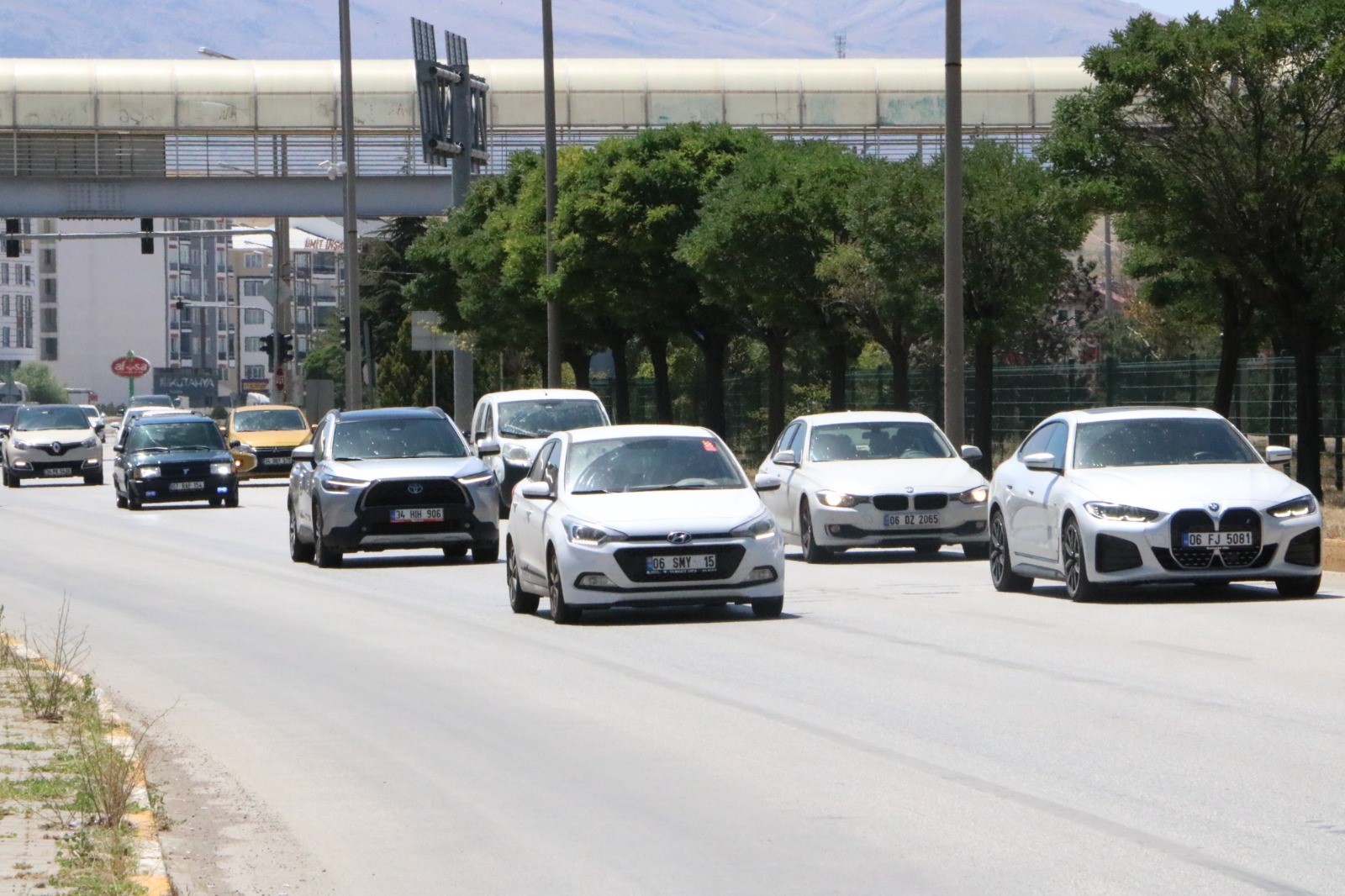 Tatilcilerin Dönüş Yolunda Trafik Yoğunluğu Başladı