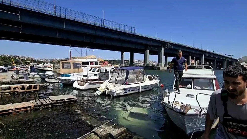 Park etmeye çalışırken denize düştü: Son anda kurtuldu