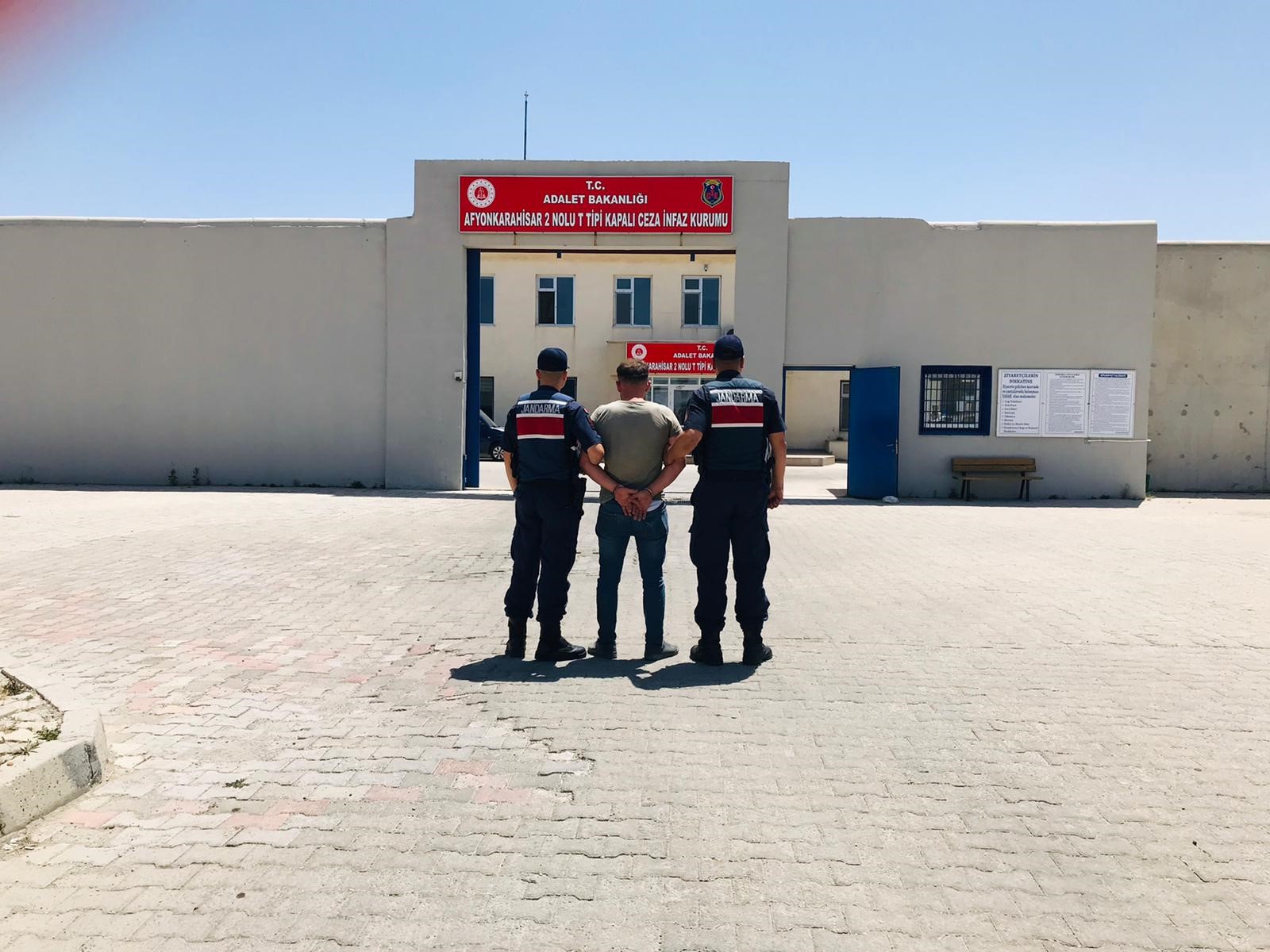 6 Yıl Hapisle Aranan Şahsı Jandarma Yakaladı
