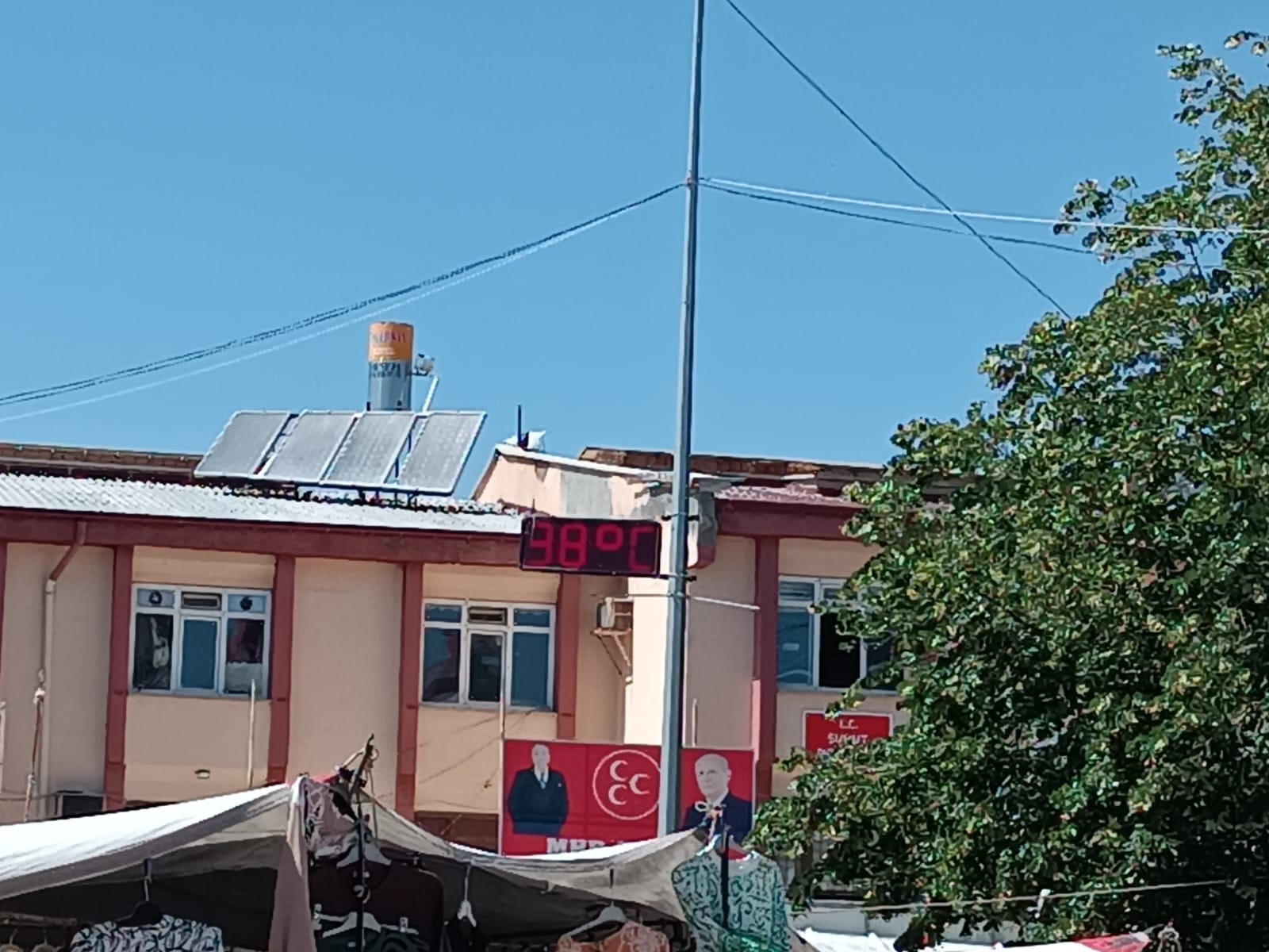 Afyonkarahisar'ın O İlçesinde Termometreler 38 Dereceleri Gördü