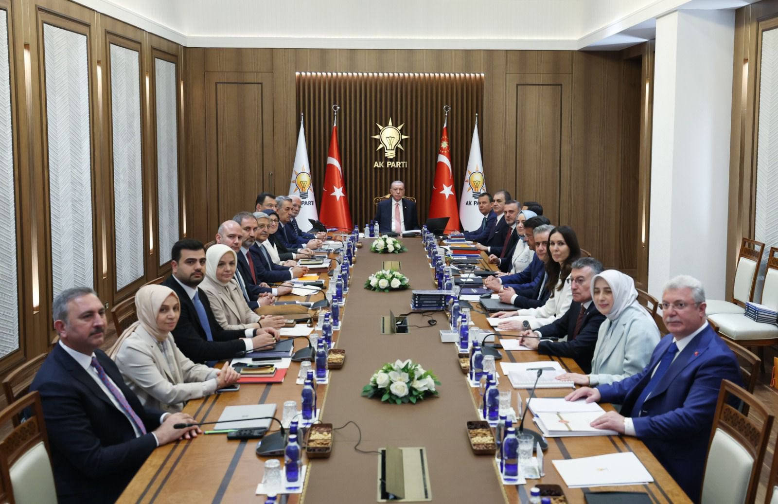 AK Parti'de MKYK Toplantısı Devam Ediyor Afyon’da  Heyecan Dorukta
