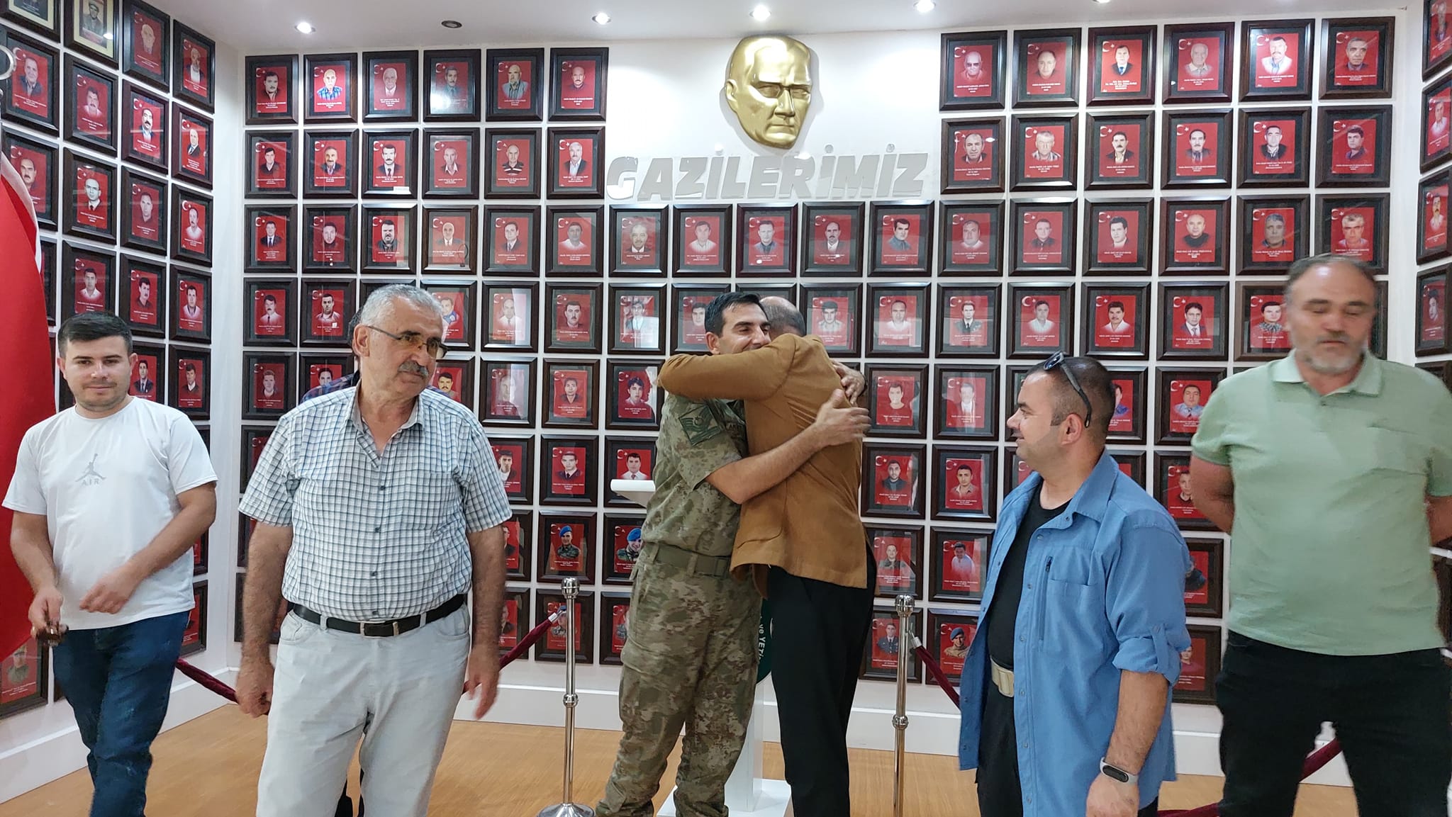 AKARSU AFYON ŞEHİT VE GAZİLER DERNEĞİNİ ZİYARET ETTİ  VEDA EDEREK HELALLEŞTİ