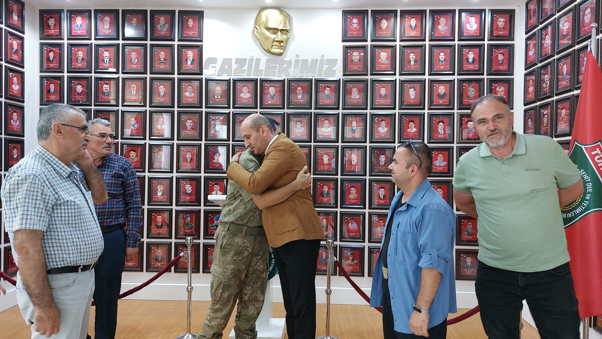 AKARSU AFYON ŞEHİT VE GAZİLER DERNEĞİNİ ZİYARET ETTİ  VEDA EDEREK HELALLEŞTİ