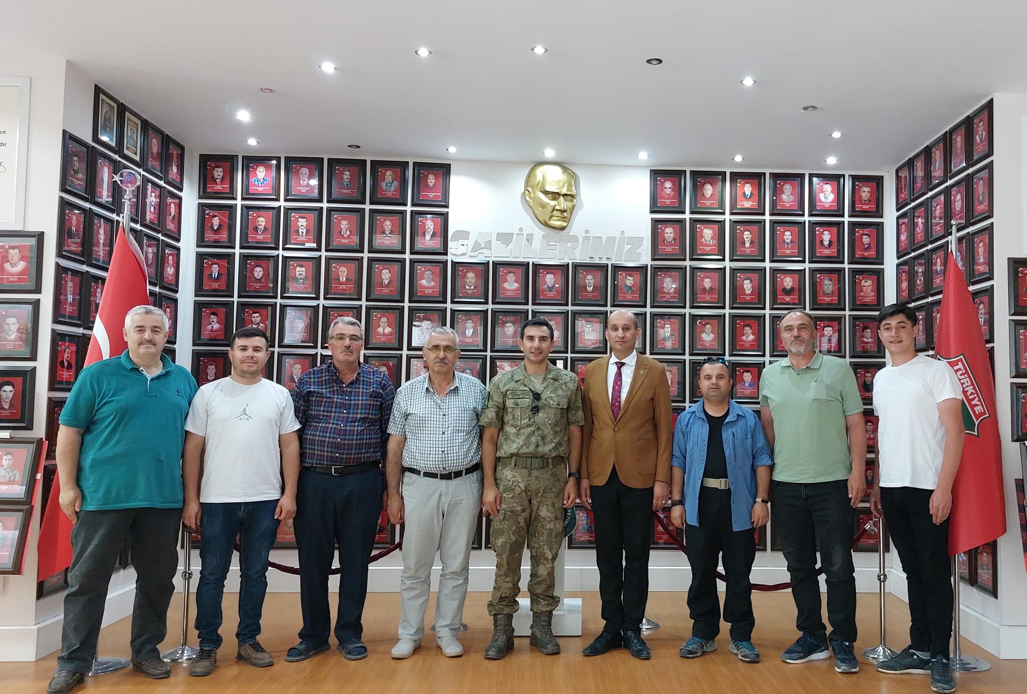 AKARSU AFYON ŞEHİT VE GAZİLER DERNEĞİNİ ZİYARET ETTİ  VEDA EDEREK HELALLEŞTİ