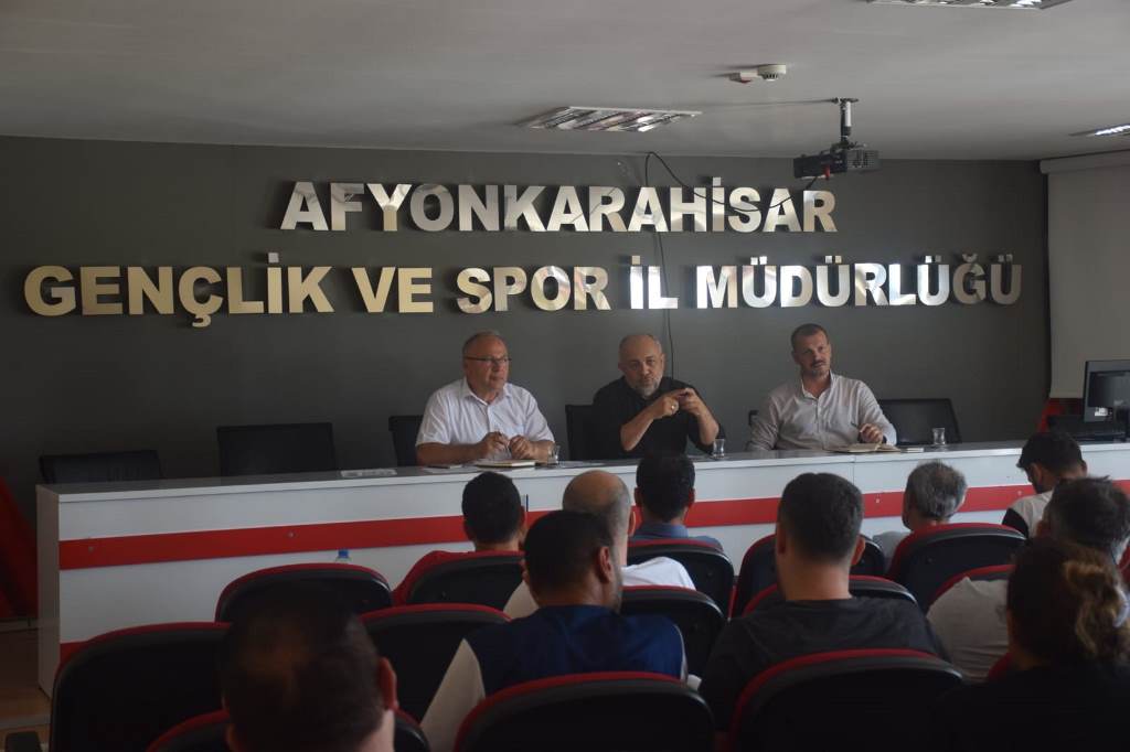 GSB YAZ SPOR OKULLARI VE ENGELSİZ SPOR OKULLARI TOPLANTISI YAPILDI