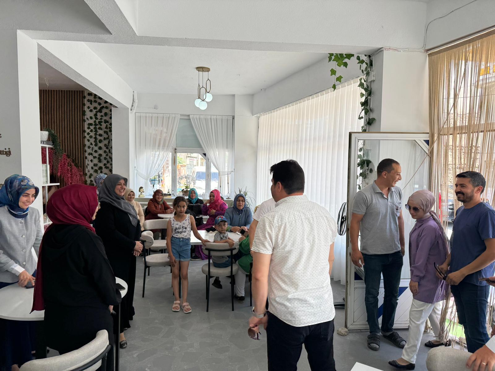 Bolvadin'de Kadınlara Özel Cafe Woman's Açıldı