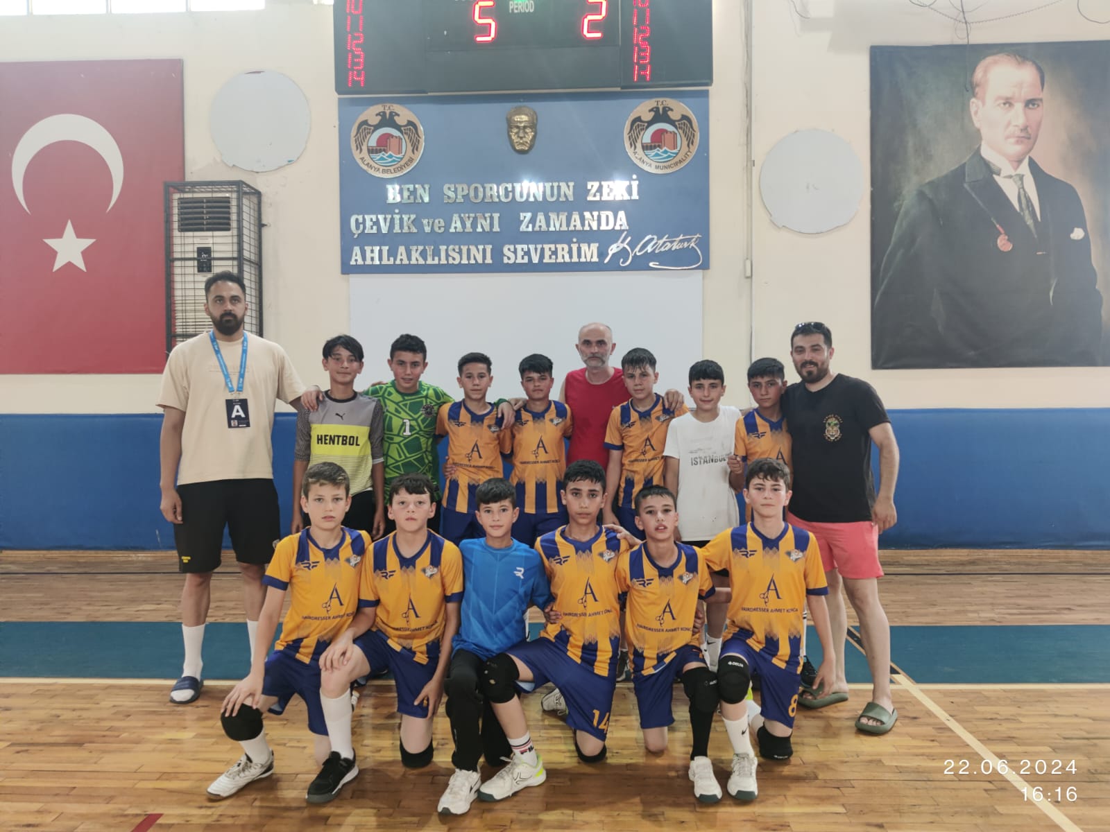 TÜRKİYE'NİN İLK 8 TAKIMI ARASINDA