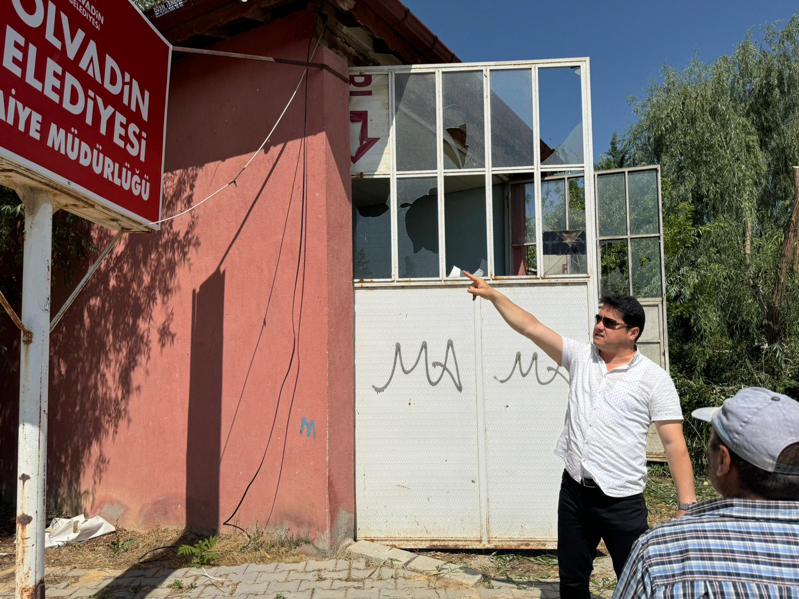 Başkan Aynacı Yeniden Hizmete Açılacak İtfaiye Merkezini İnceledi