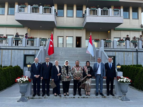 AK Partili Yurdunuseven Endonezya Büyükelçiliğinde