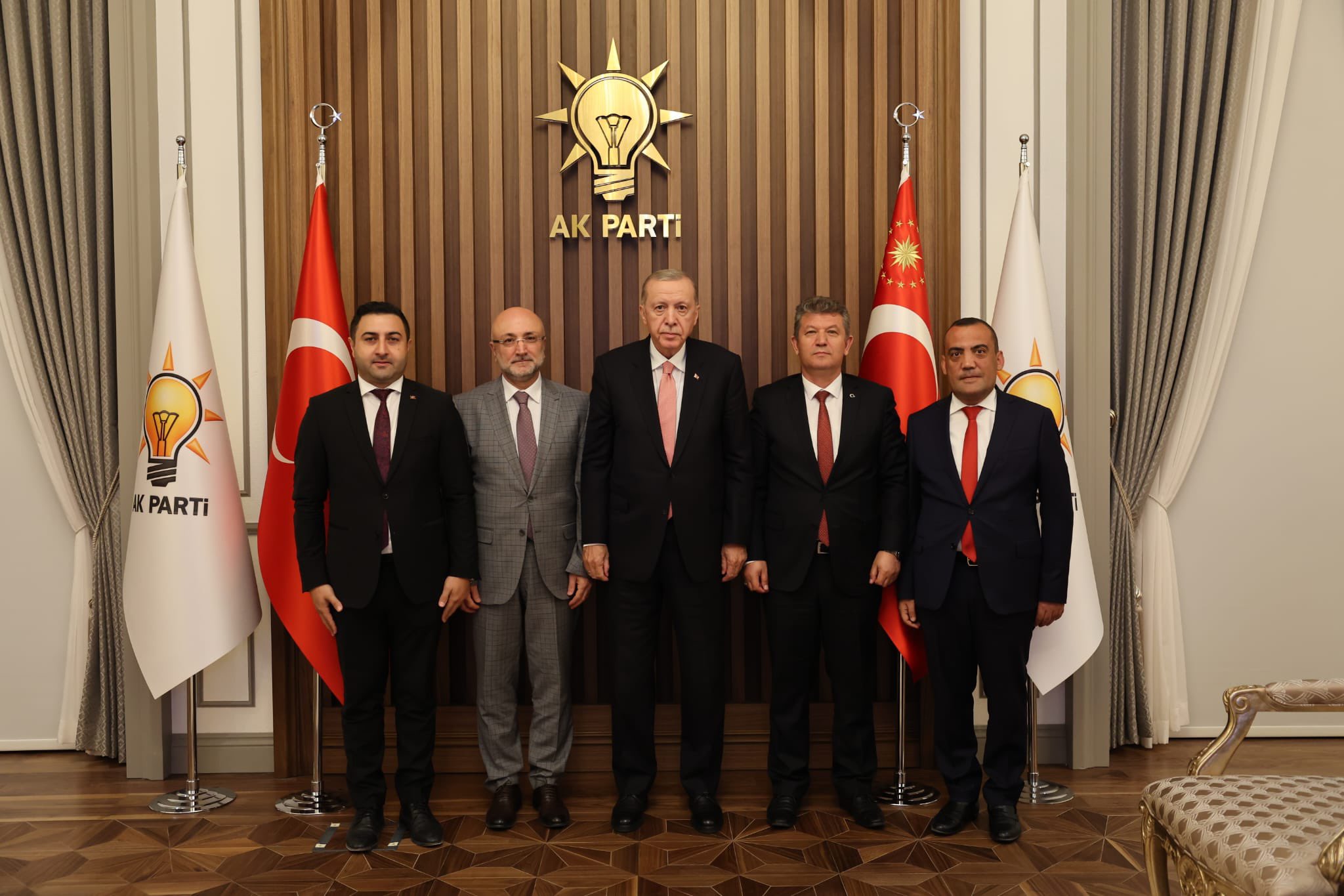 AK Partili Meclis Üyesi Aydın'dan Yeni Başkan Şahin'e Tebrik