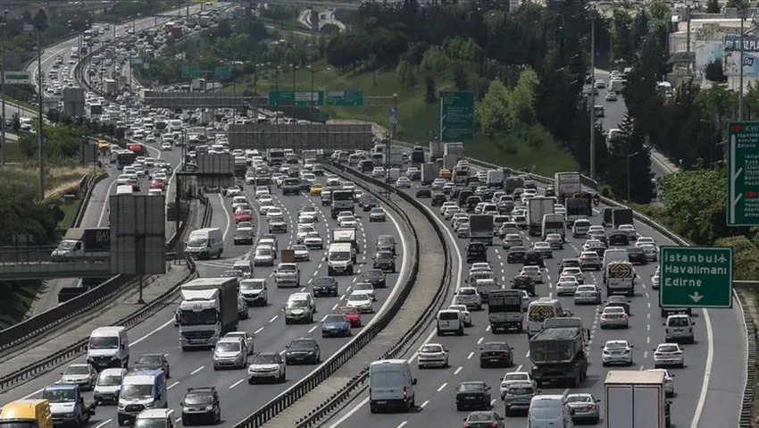 Trafiğe beş ayda 1 milyon yeni araç: En çok benzinli ve gri renk tercih edildi