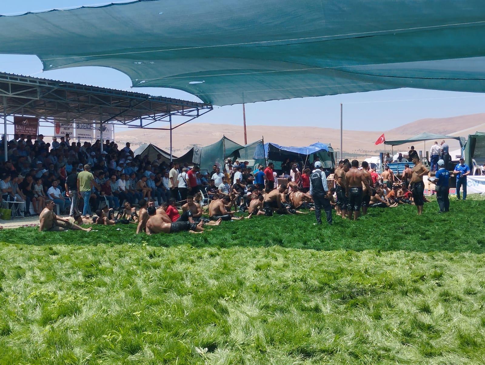 Karaadilli’de Asırlık Güreşler Yeniden Başladı