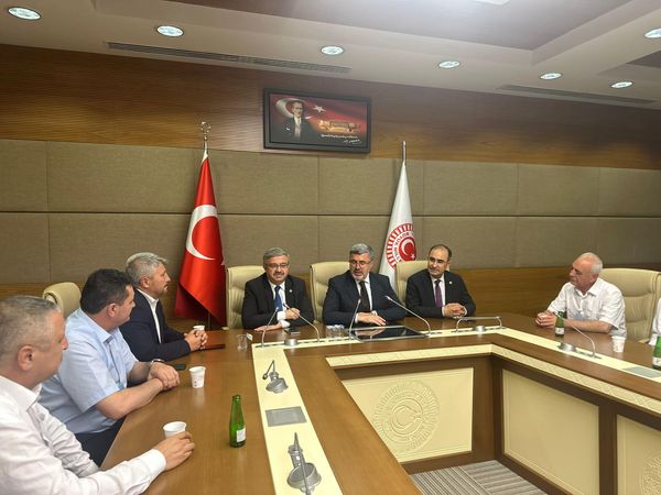AK Partili Vekiller Hemşehrilerini TBMM'de Ağırladı