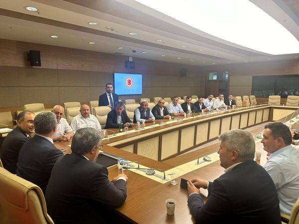 AK Partili Vekiller Hemşehrilerini TBMM'de Ağırladı