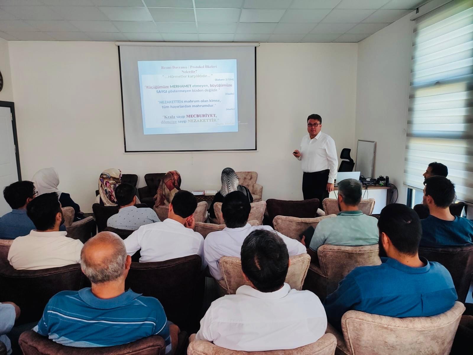 İl Müftülüğü İlçelerde Seminerlerini Sürdürüyor