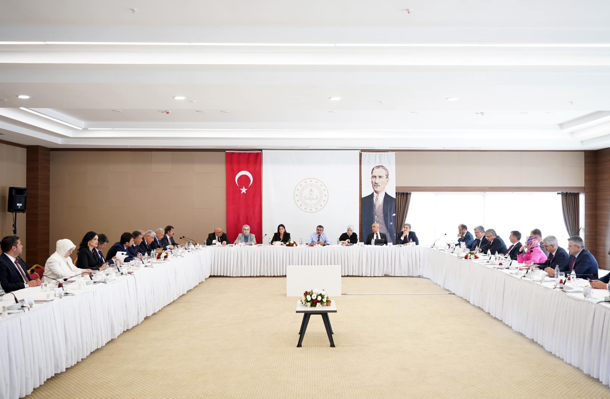 Özkaya ve Yurdunuseven Bakan Tekin'in Davetine Katıldı