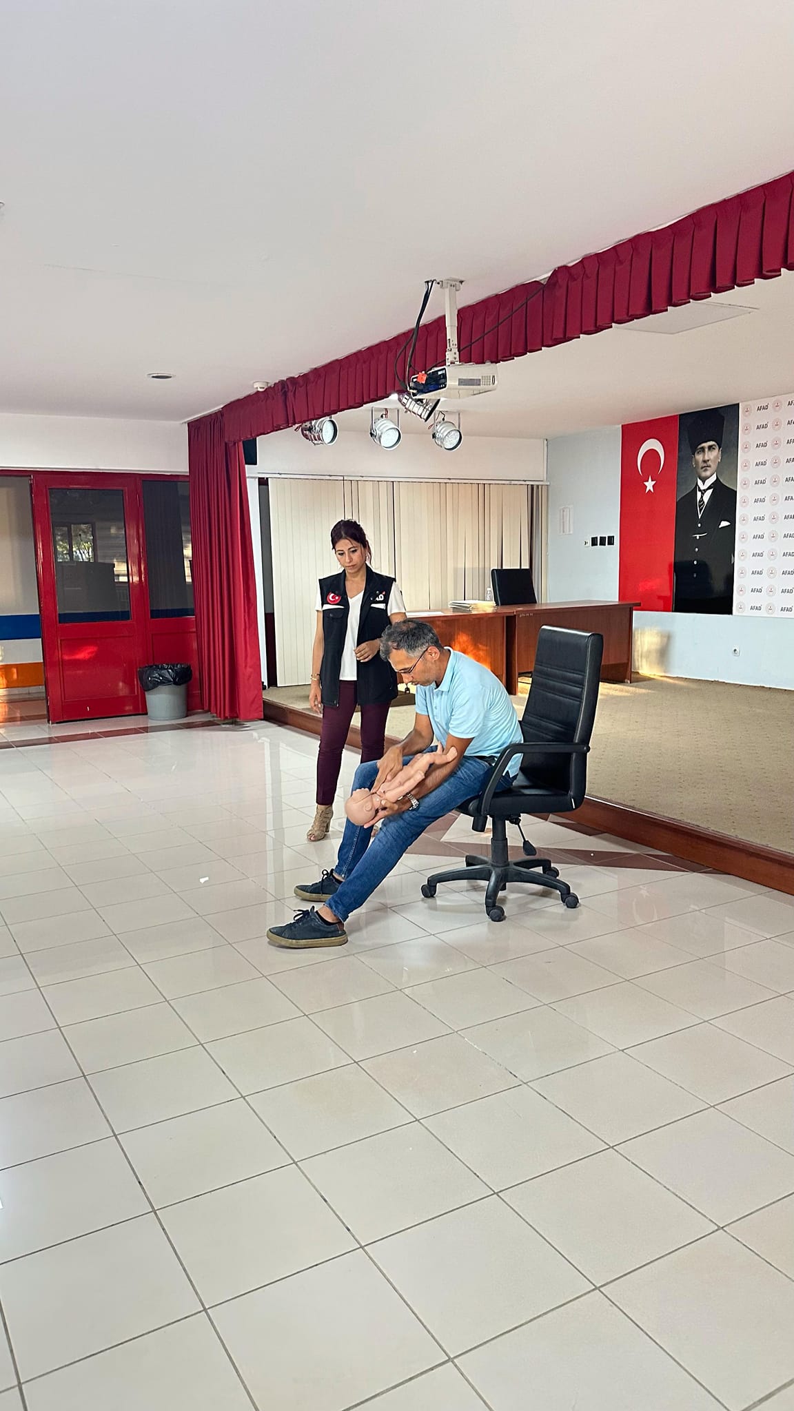 HELMİNG MANEVRASI KAFE VE RESTORANLARDA HAYAT KURTARIR