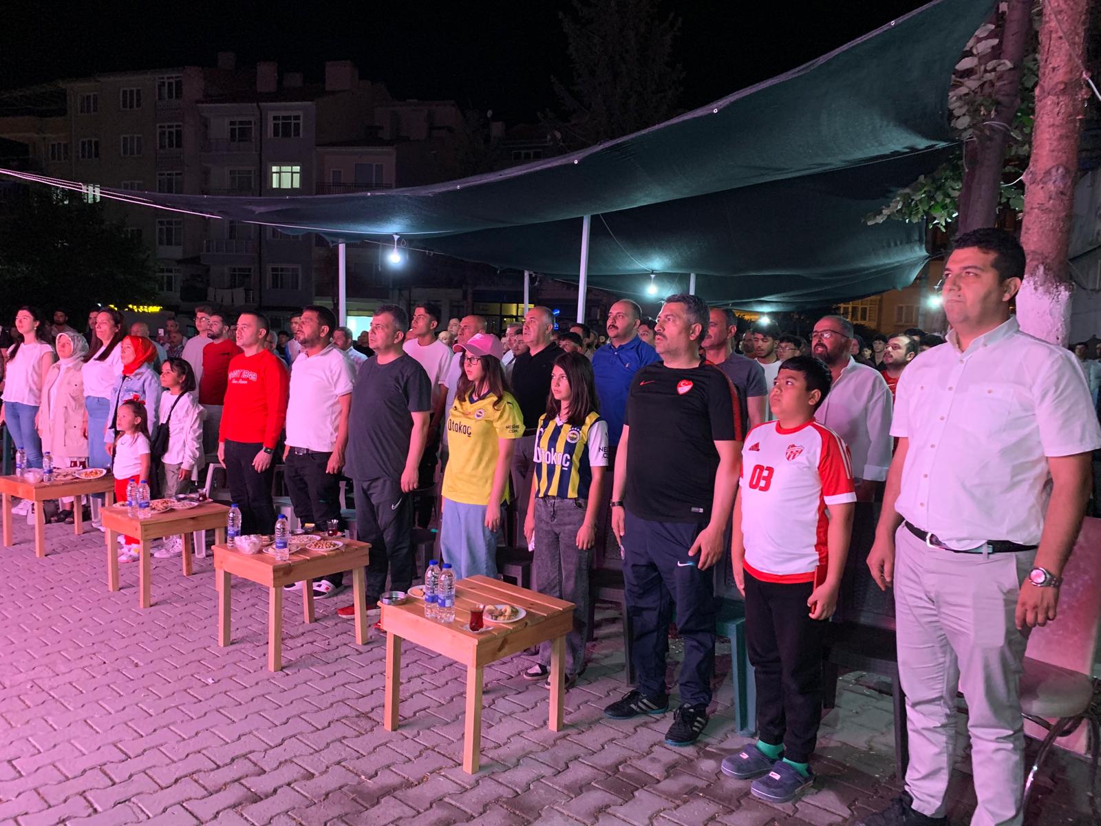 Başkan Koyuncu, Milli Coşkuyu Emirdağlı Hemşerileriyle Yaşadı