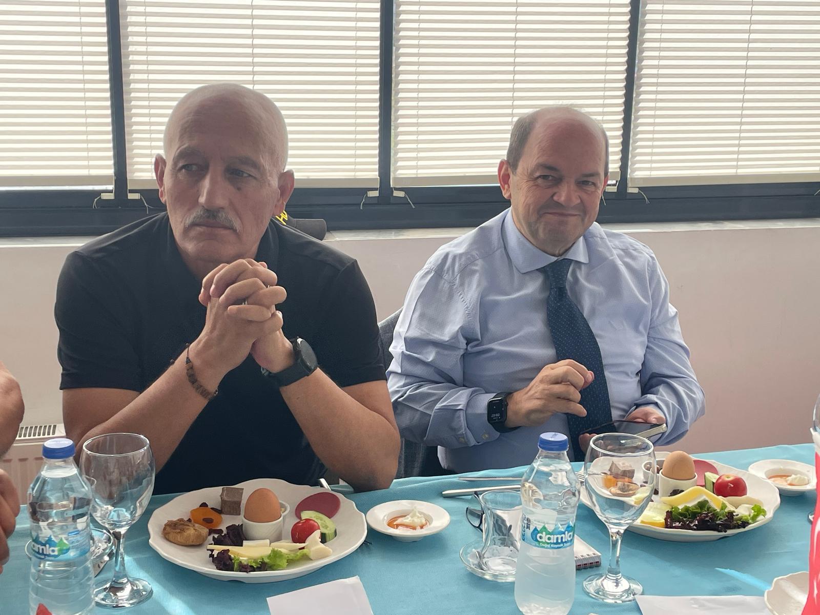 AGC YÖNETİMİ VE İCRA KURULU ÜYELERİ DAYANIŞMA KAHVALTISINDA BİR ARAYA GELDİ