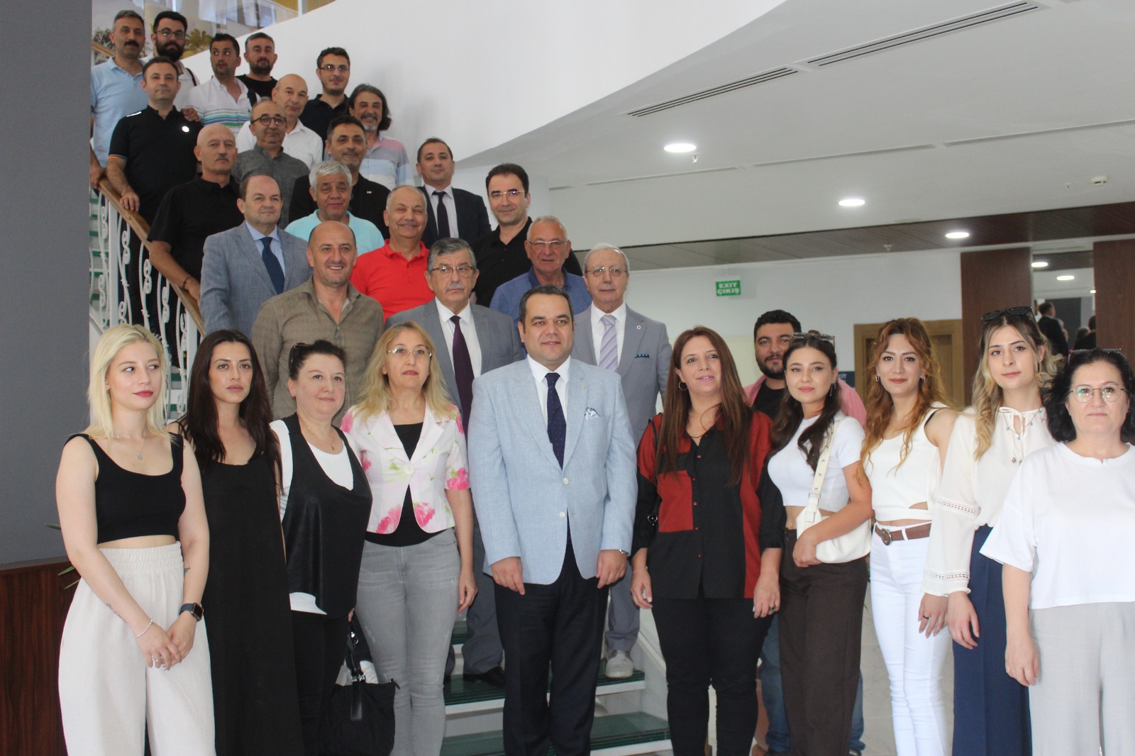 AGC YÖNETİMİ VE İCRA KURULU ÜYELERİ DAYANIŞMA KAHVALTISINDA BİR ARAYA GELDİ