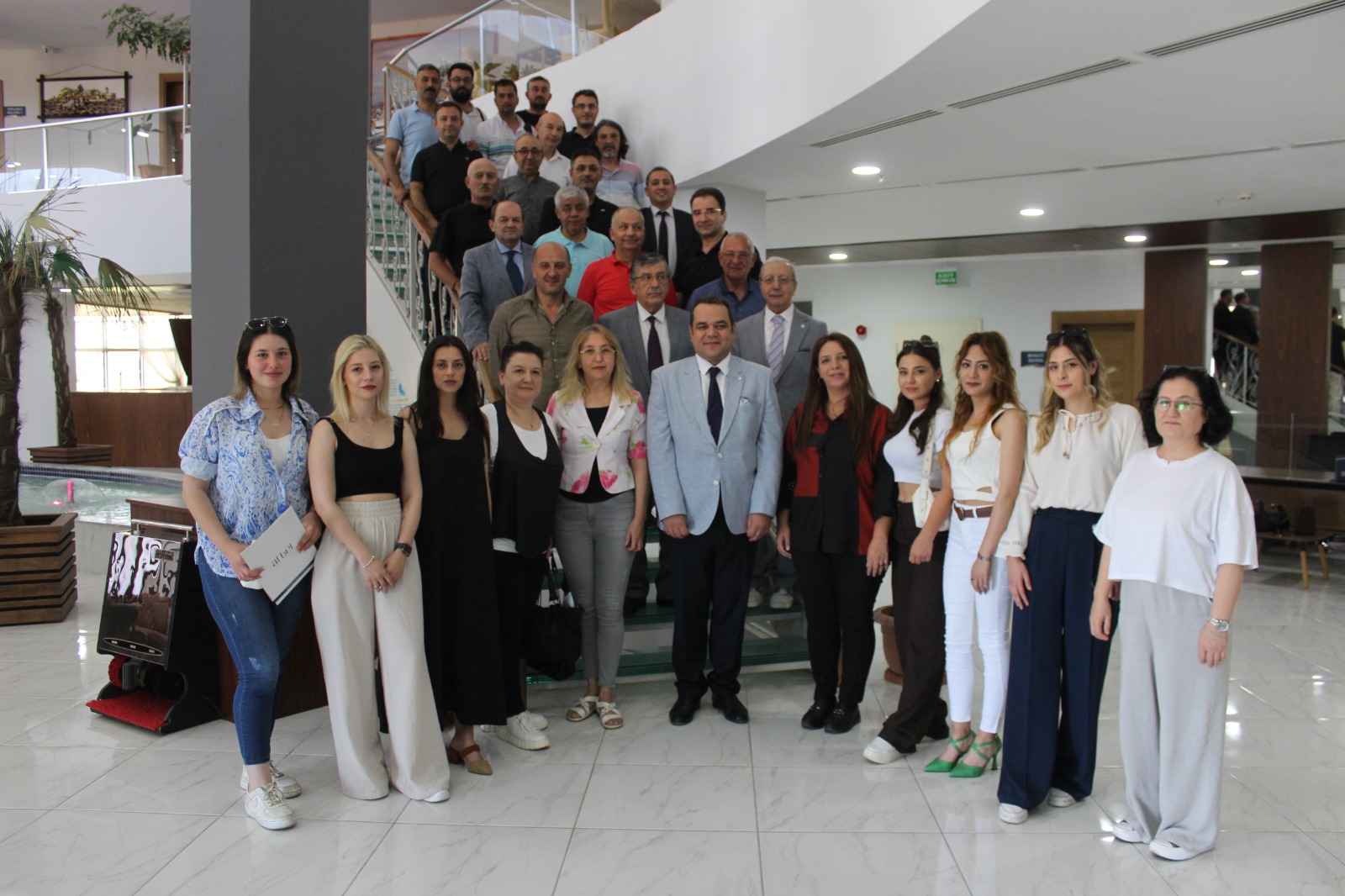 AGC YÖNETİMİ VE İCRA KURULU ÜYELERİ DAYANIŞMA KAHVALTISINDA BİR ARAYA GELDİ