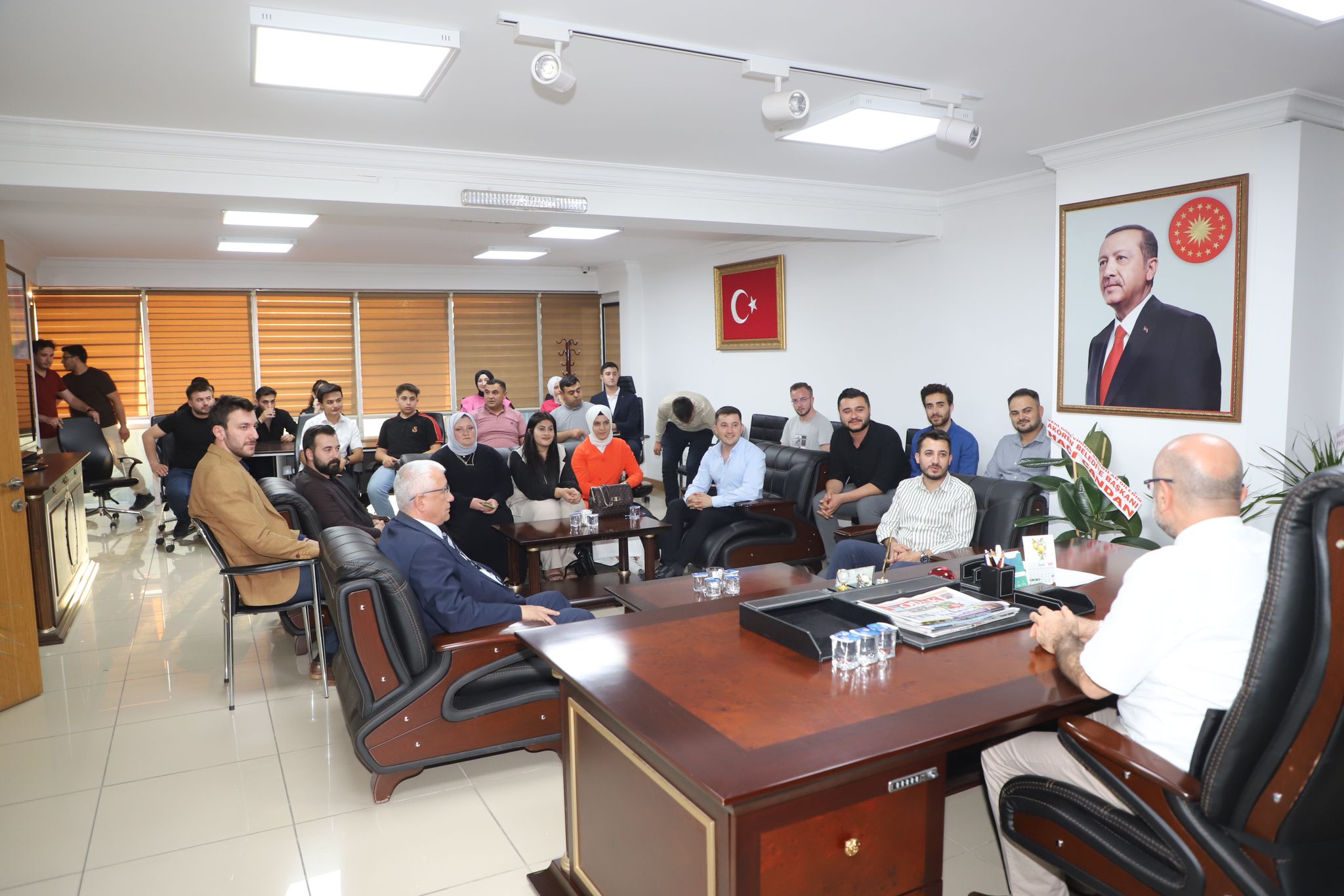AK Gençlikten Başkan Şahin'e Tam Destek
