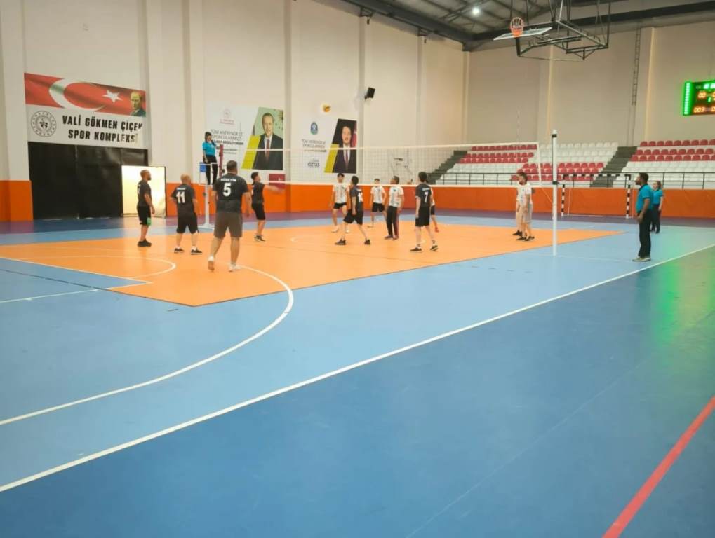 VOLEYBOL TURNUVASI SANDIKLI'DA BAŞLADI