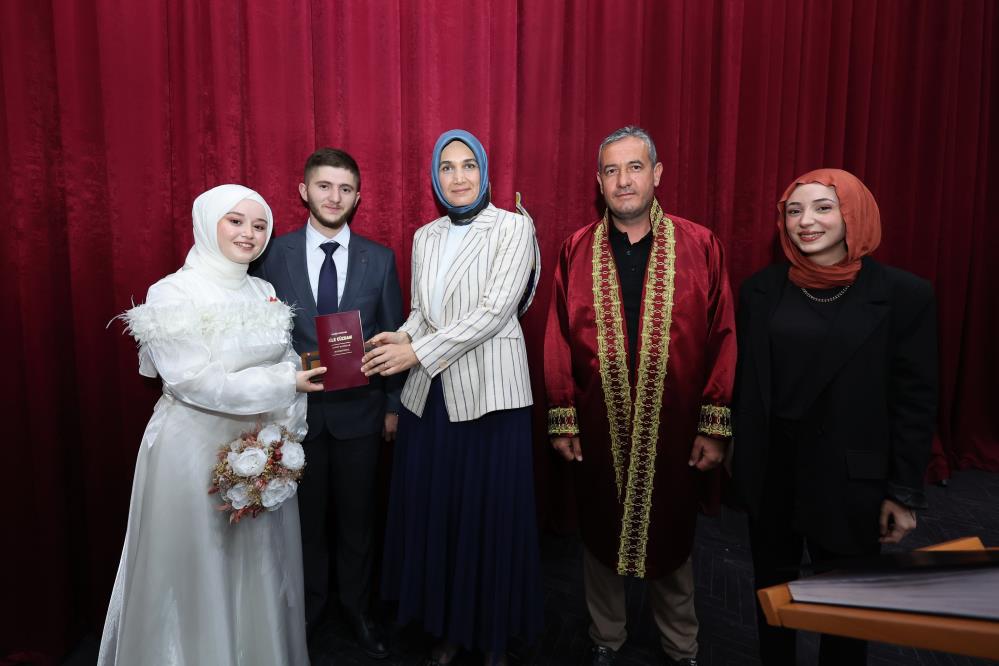 Çiçeği Burnunda Çiftin Mutluluklarına Vali Şahitlik Yaptı