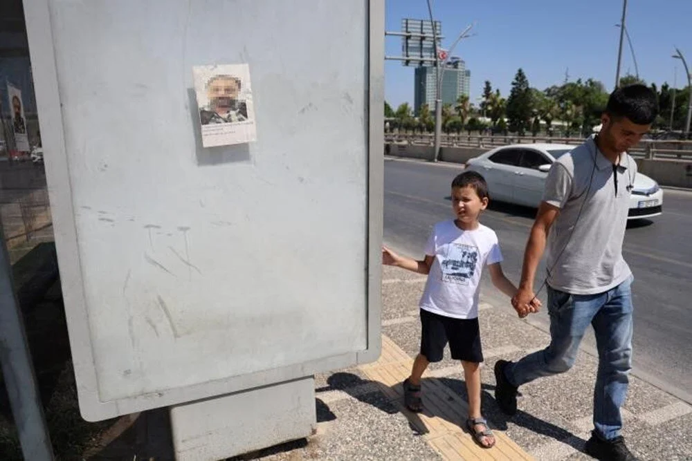 Görenleri Hayrete Düşürdü!  "3 yaşındaki çocuğa saldırdı. Görenler polise haber versin. Sapıktır"