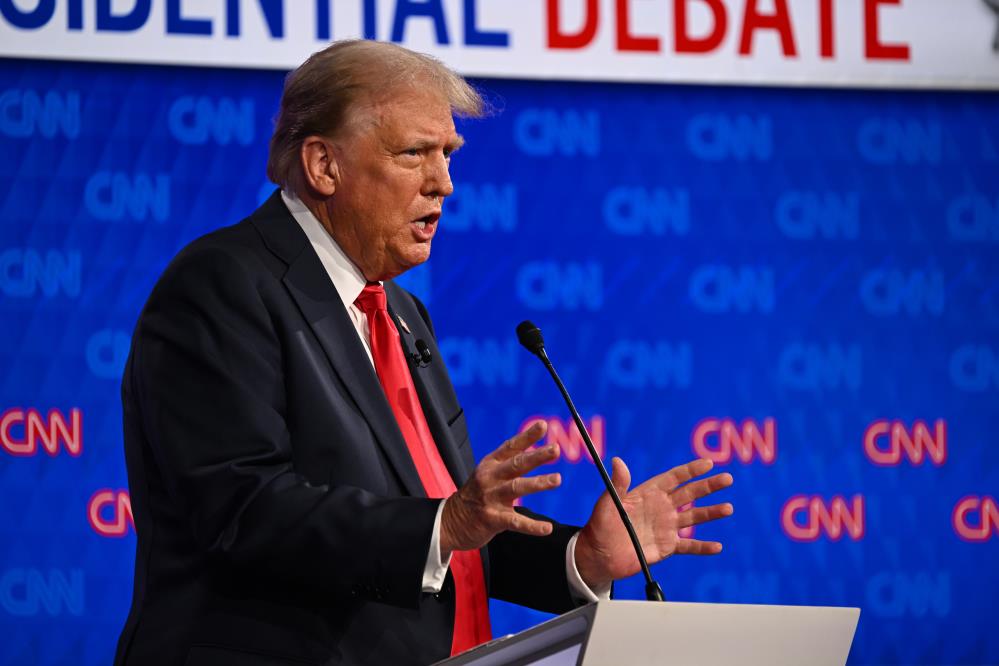 Biden ve Trump Kozlarını Paylaştı!  ABD Başkanı Biden ve eski Başkan Trump, TV düellosunda karşı karşıya geldi