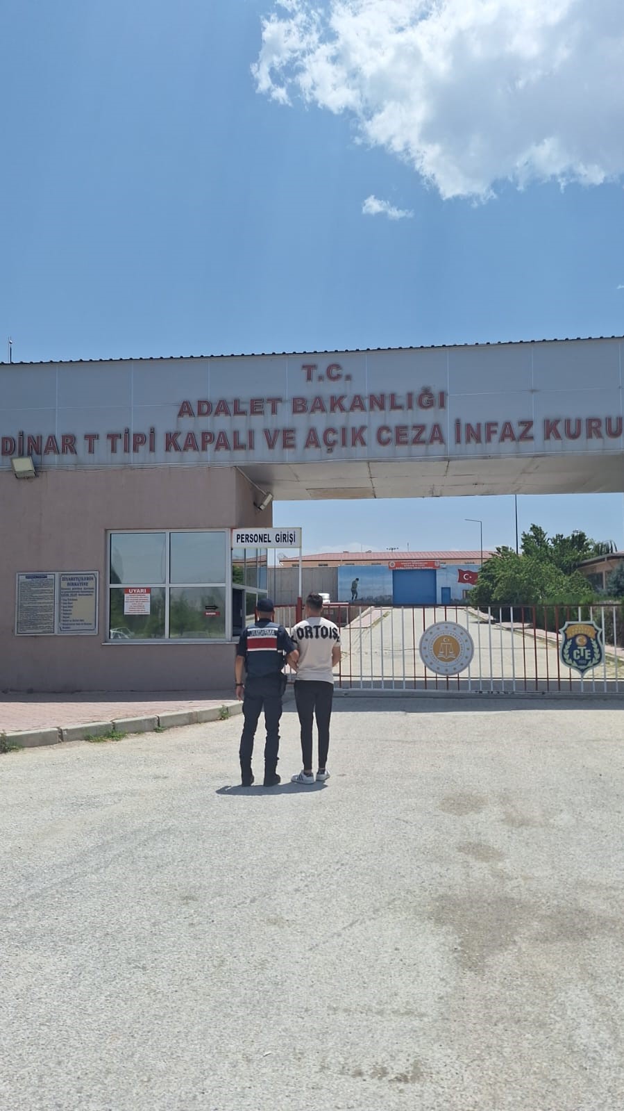 Jandarma Kasten Yaralama Suçundan Aranan Şahsı Yakaladı