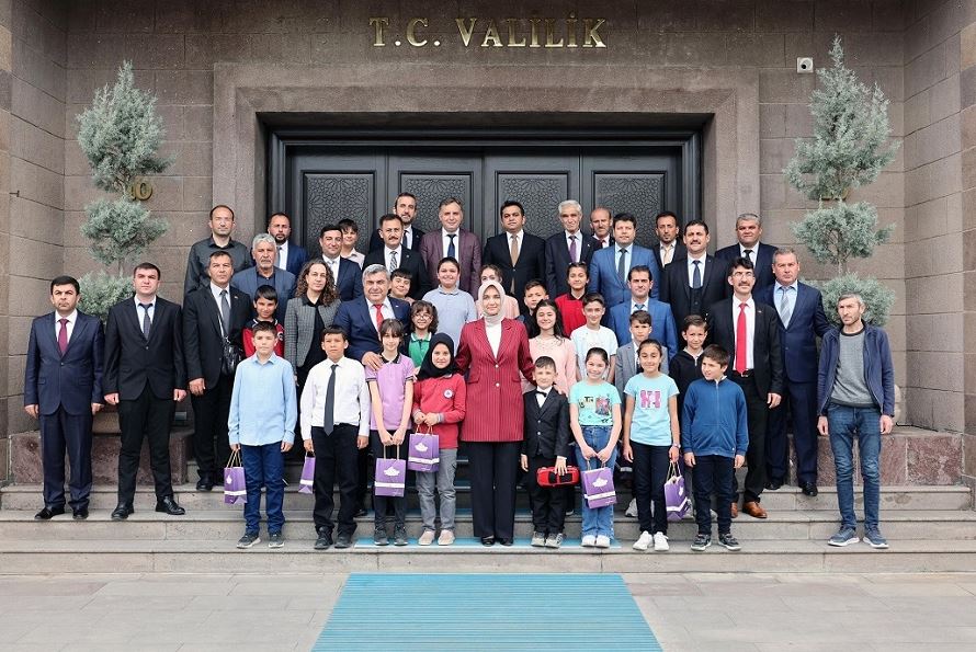 LGS ŞAMPİYONLARI  AFYONKARAHİSAR'DAN TAM 4 ŞAMPİYON ÇIKTI