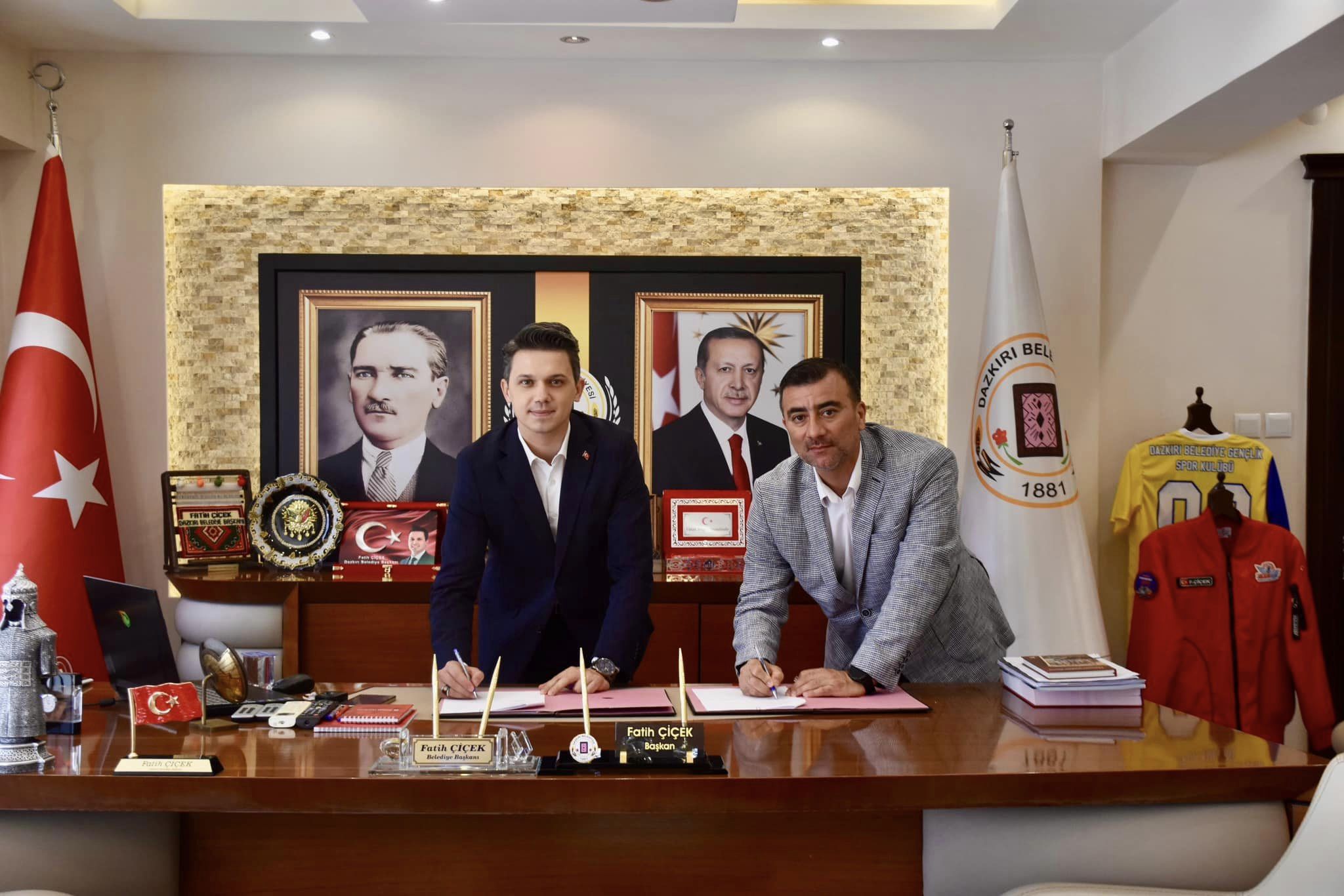 Genç Başkan Düğmeye Bastı İşte İmzalar Atıldı