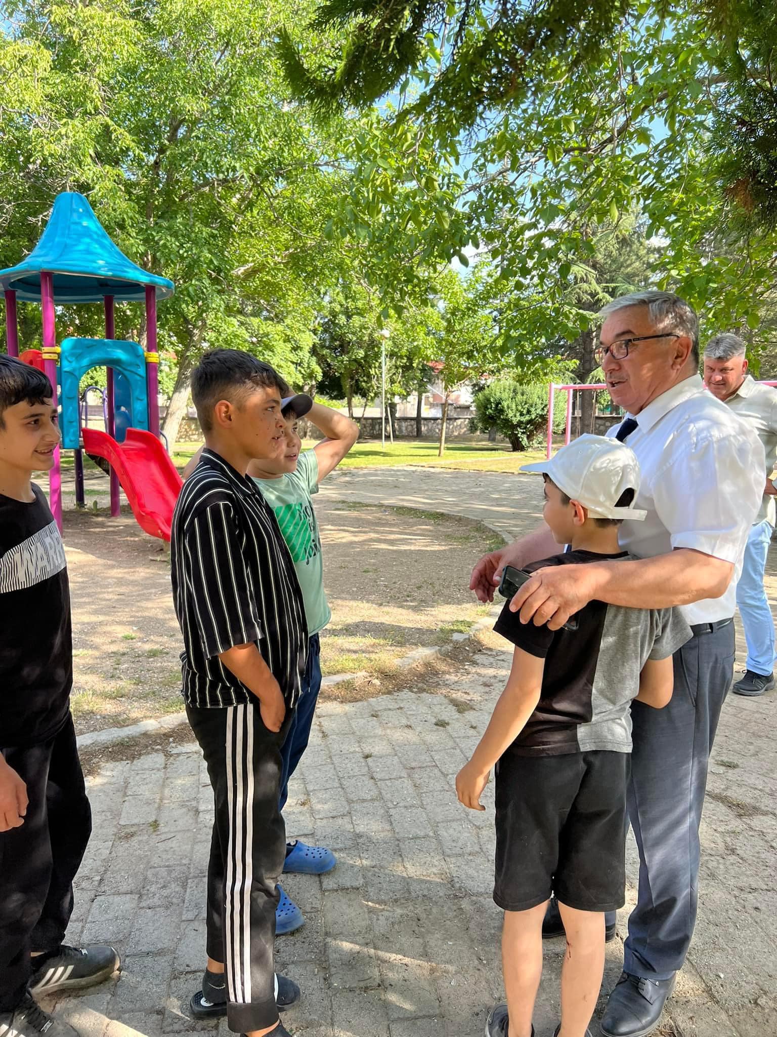Başkan'ın Öğretmen Yaklaşımı Gençlerde Takdir Topladı