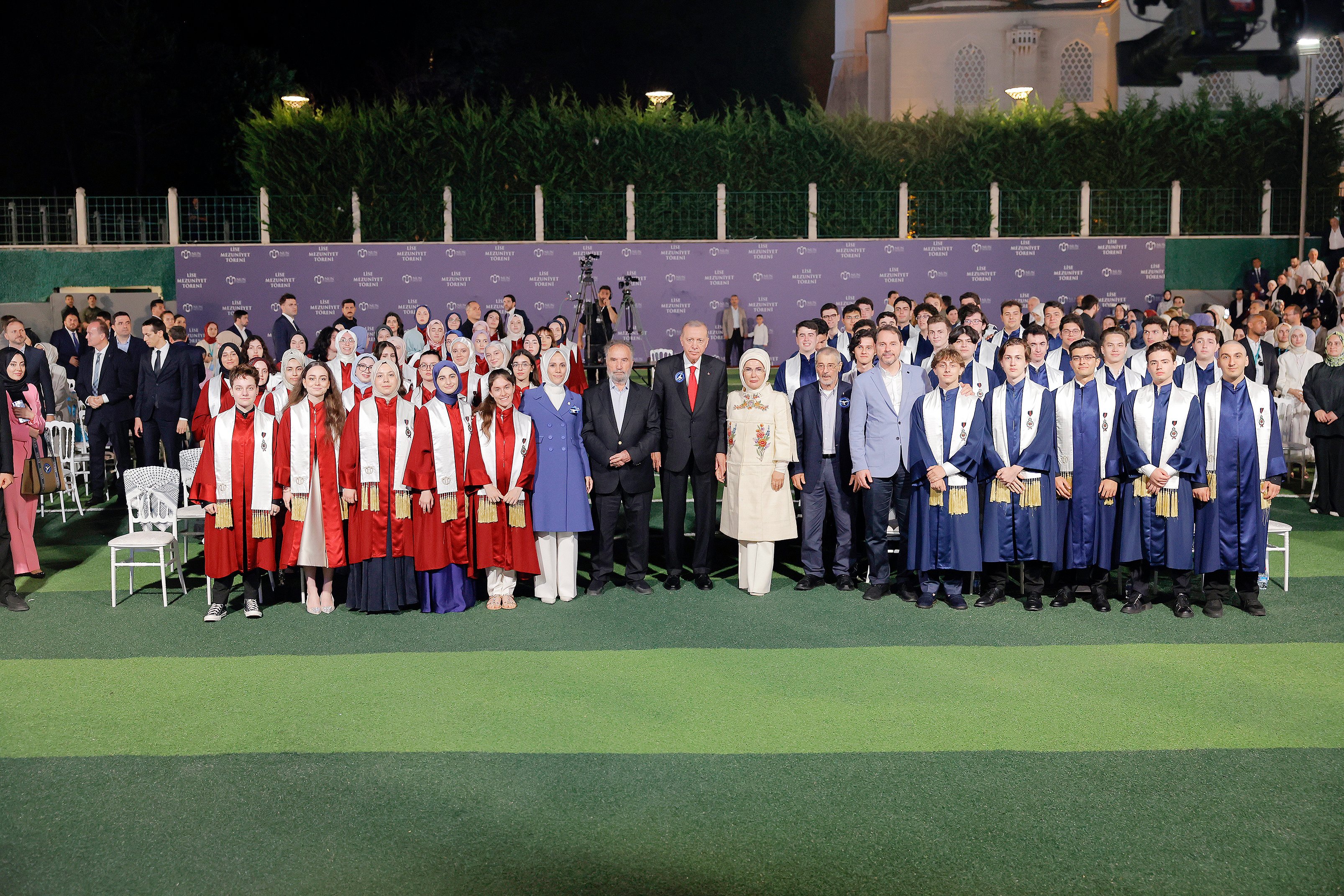 Cumhurbaşkanı Erdoğan, torununun mezuniyet törenine katıldı