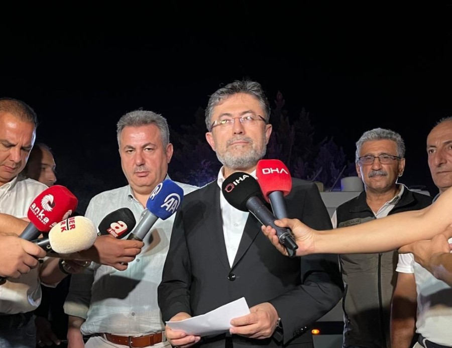 BAKAN YUMAKLI AÇIKLADI: İZMİR'DEKİ YANGINLAR KONTROL ALTINDA