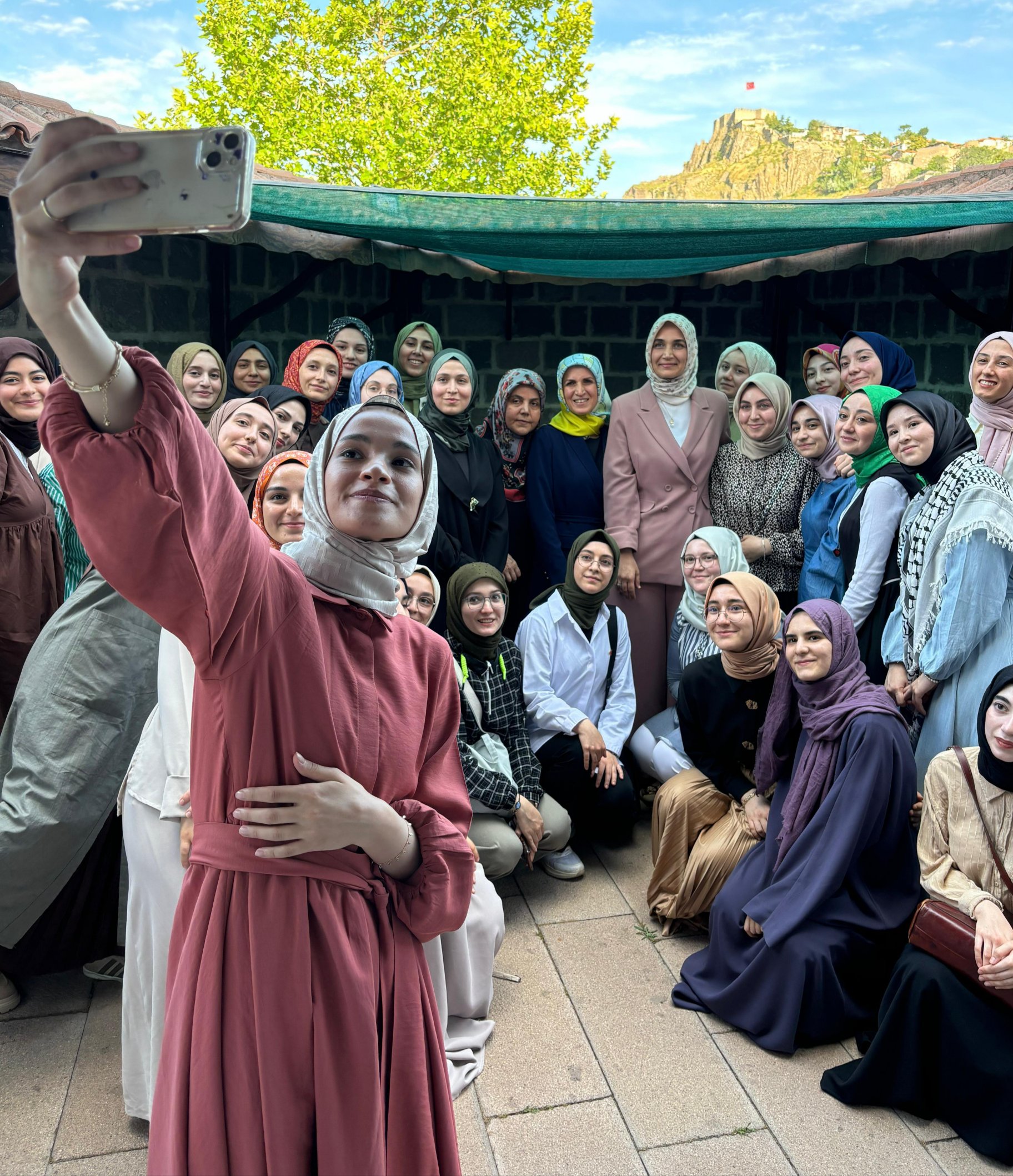 Vali Yiğitbaşı, İmam Hatip Lisesi Mezunu Öğrencilerle Buluştu