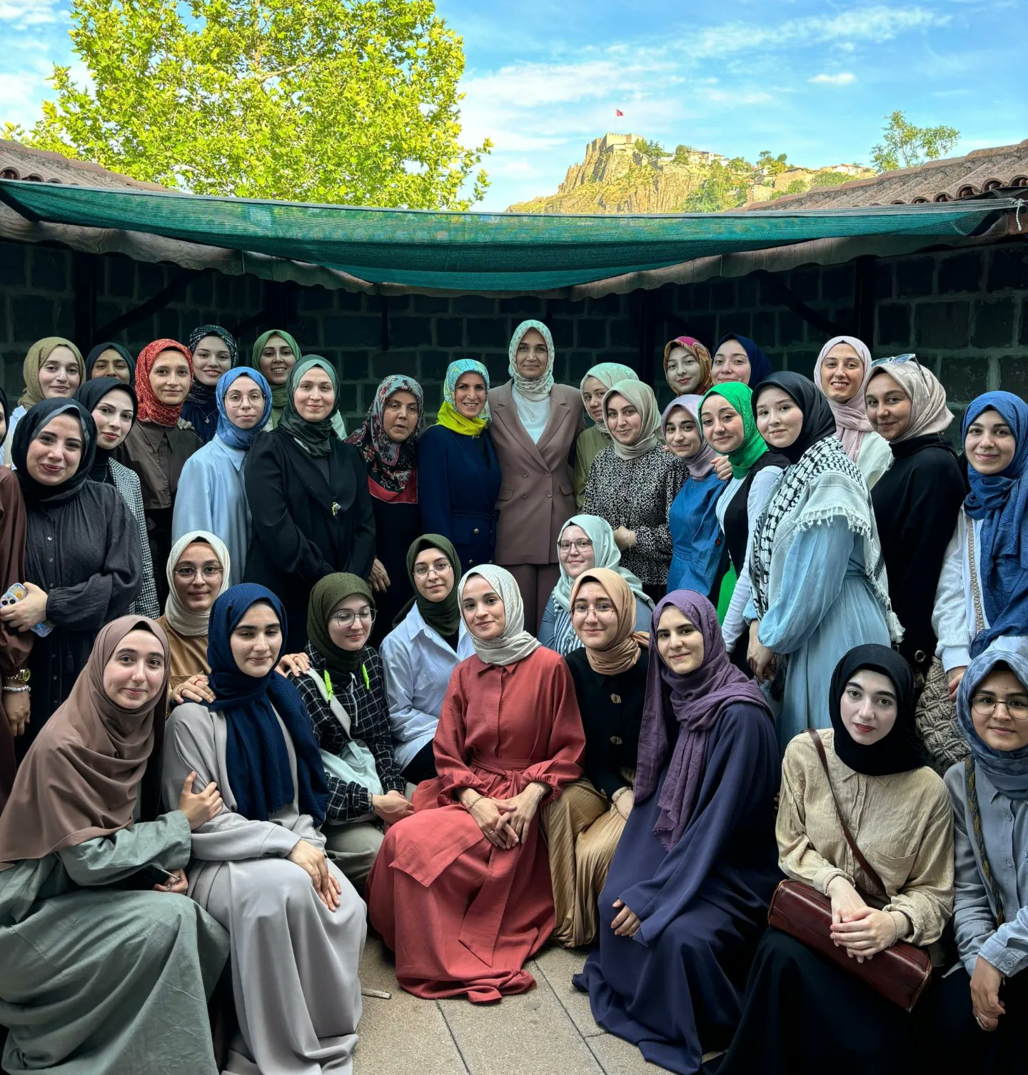 Vali Yiğitbaşı, İmam Hatip Lisesi Mezunu Öğrencilerle Buluştu