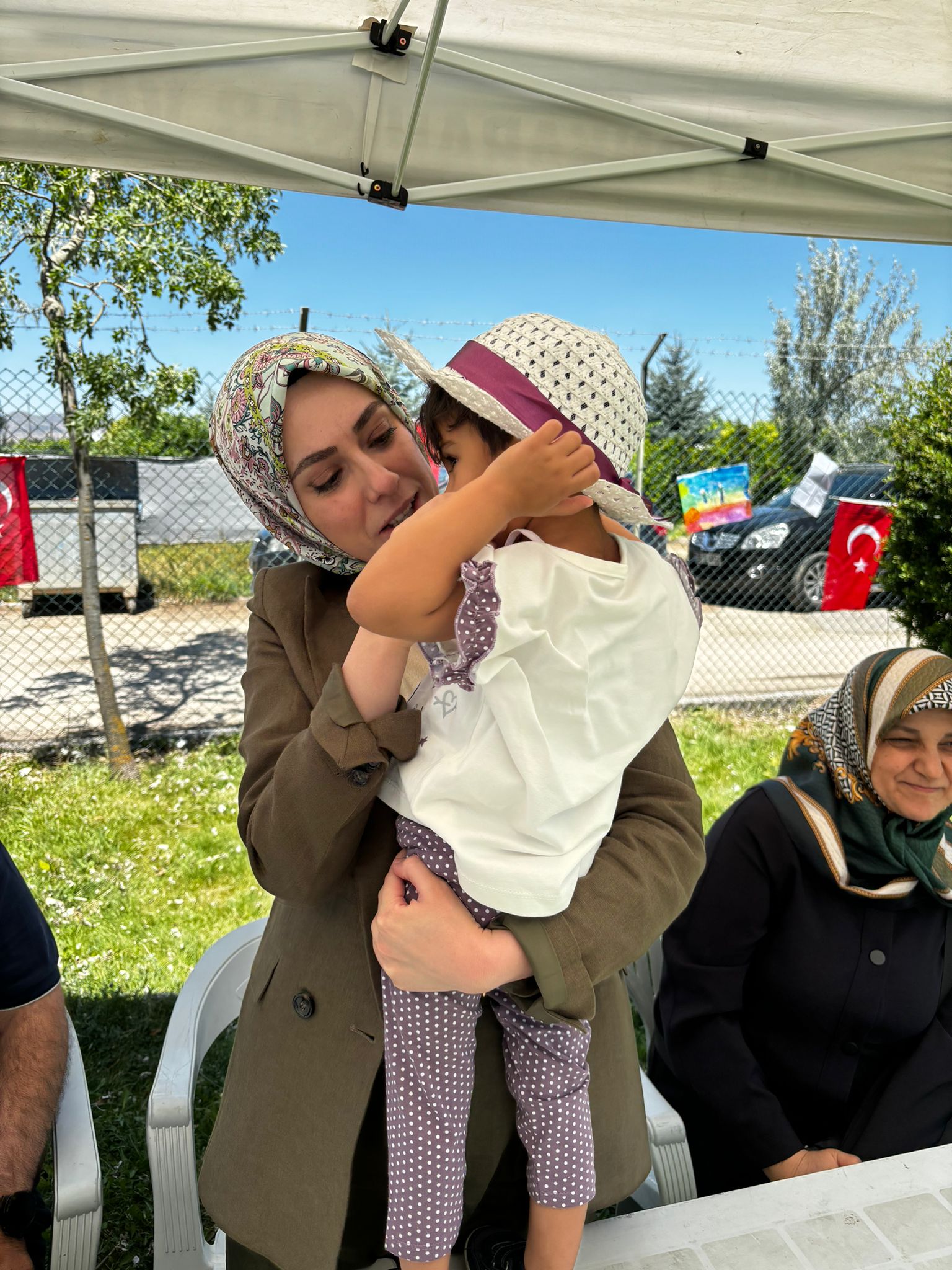 "Koruyucu Aile Günü"  Afyonkarahisar'da Koruyucu Aileler Şenlikte Buluştu