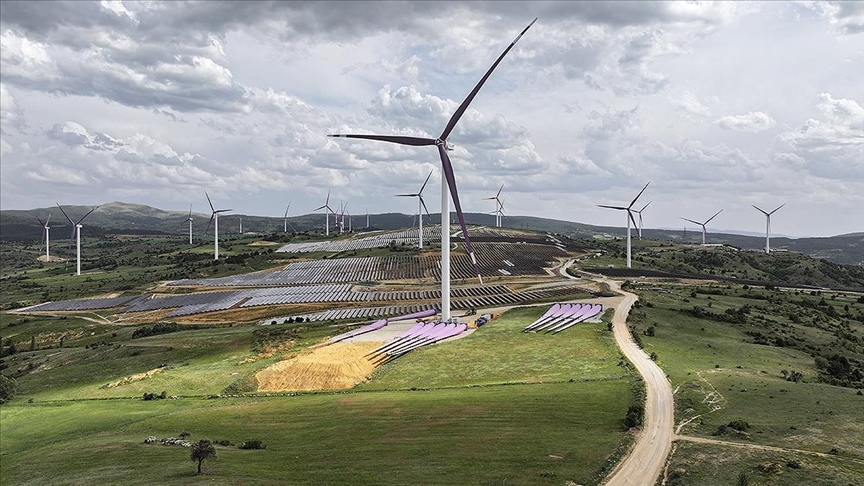 RÜZGÂRDAN ELEKTRİK ÜRETİMİNDE REKOR