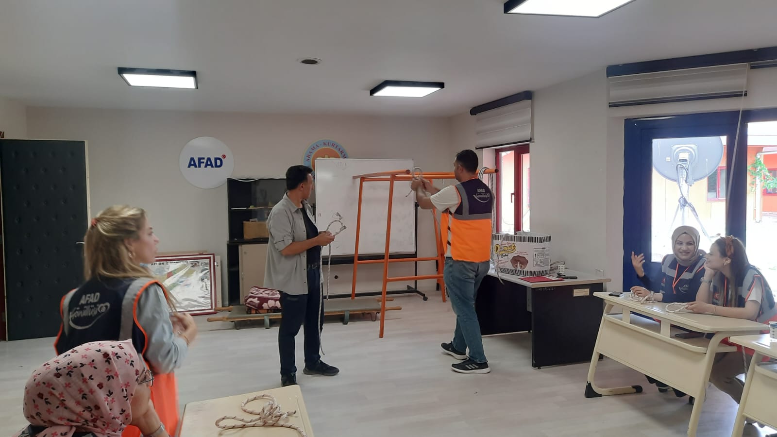 AFAD GÖNÜLLÜLERİNE ÖZEL SAHA EĞİTİMİ VERİLDİ