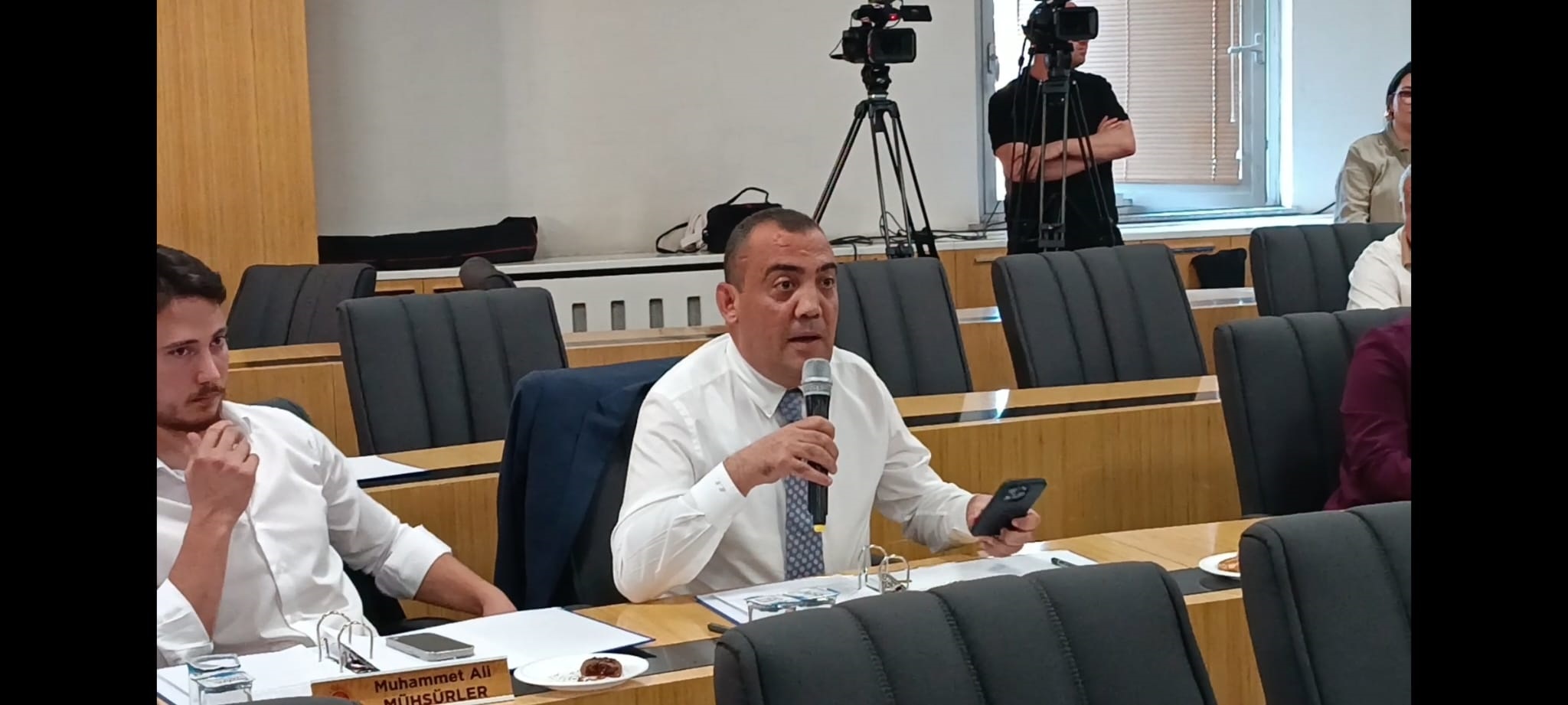 Belediye Meclisinde Gerginlik: Ekici'den Tepki!