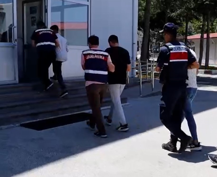 Afyon'da Uyuşturucu Satıcılarına Darbe!