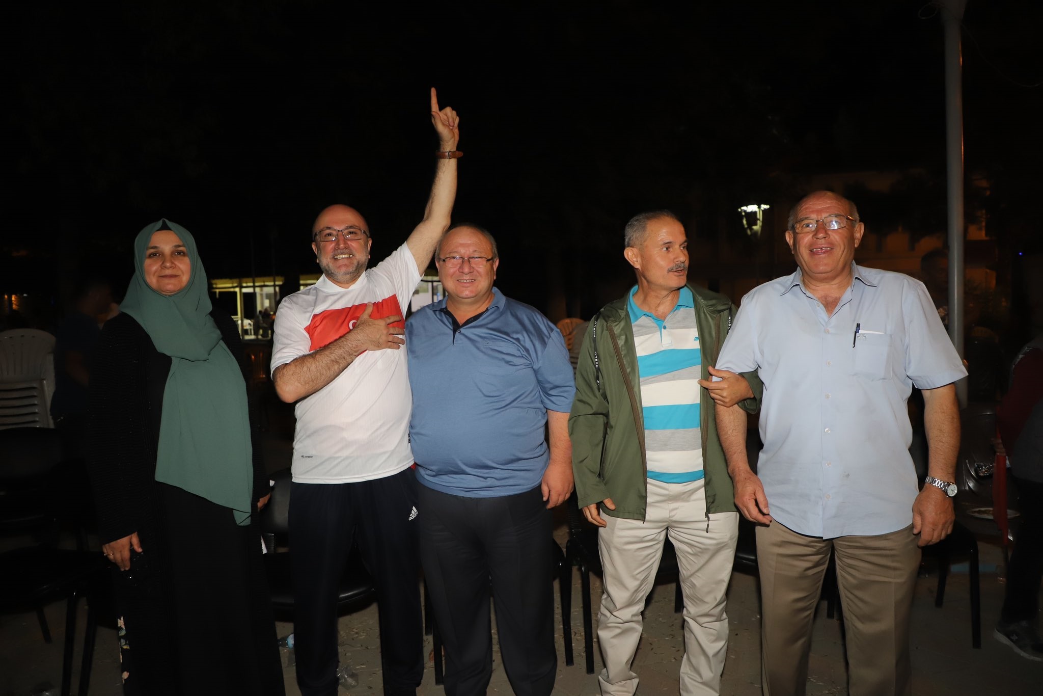AK TEŞKİLAT İHSANİYE’DE ZAFERİ KUTLADI